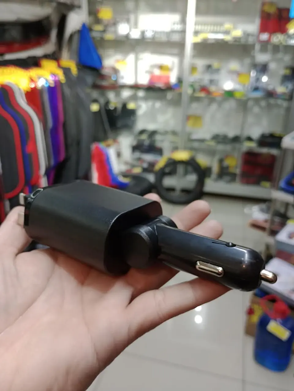 Cargador retractil 5 en 1 66W con Pantalla Digital Inteligente 9