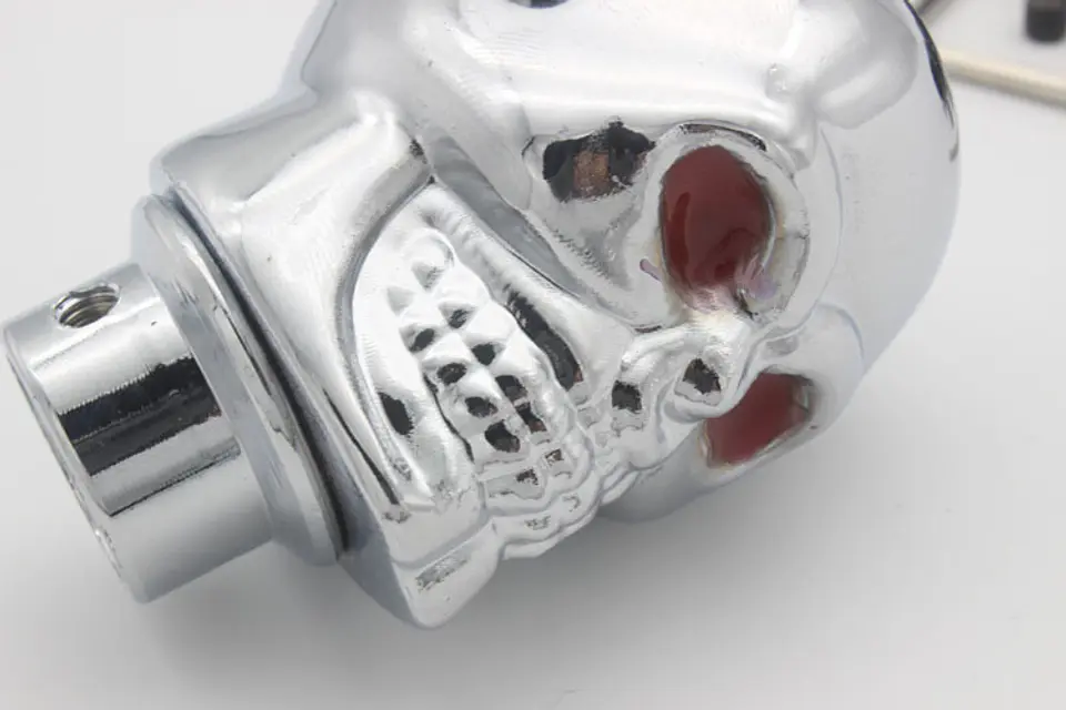 Pomo/Perilla de cambios - Diseño cabeza de calavera cromada con luz 8