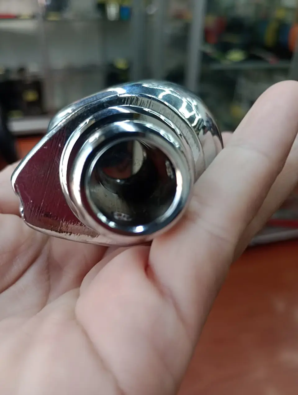 Pomo/Perilla de cambios - Diseño cabeza de calavera cromada con luz 14