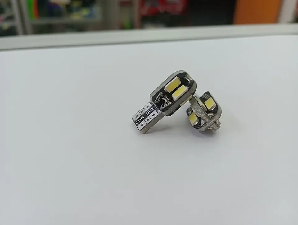 Par ampolletas - led T10 W5W colita de pez antierror canbus 8led 2