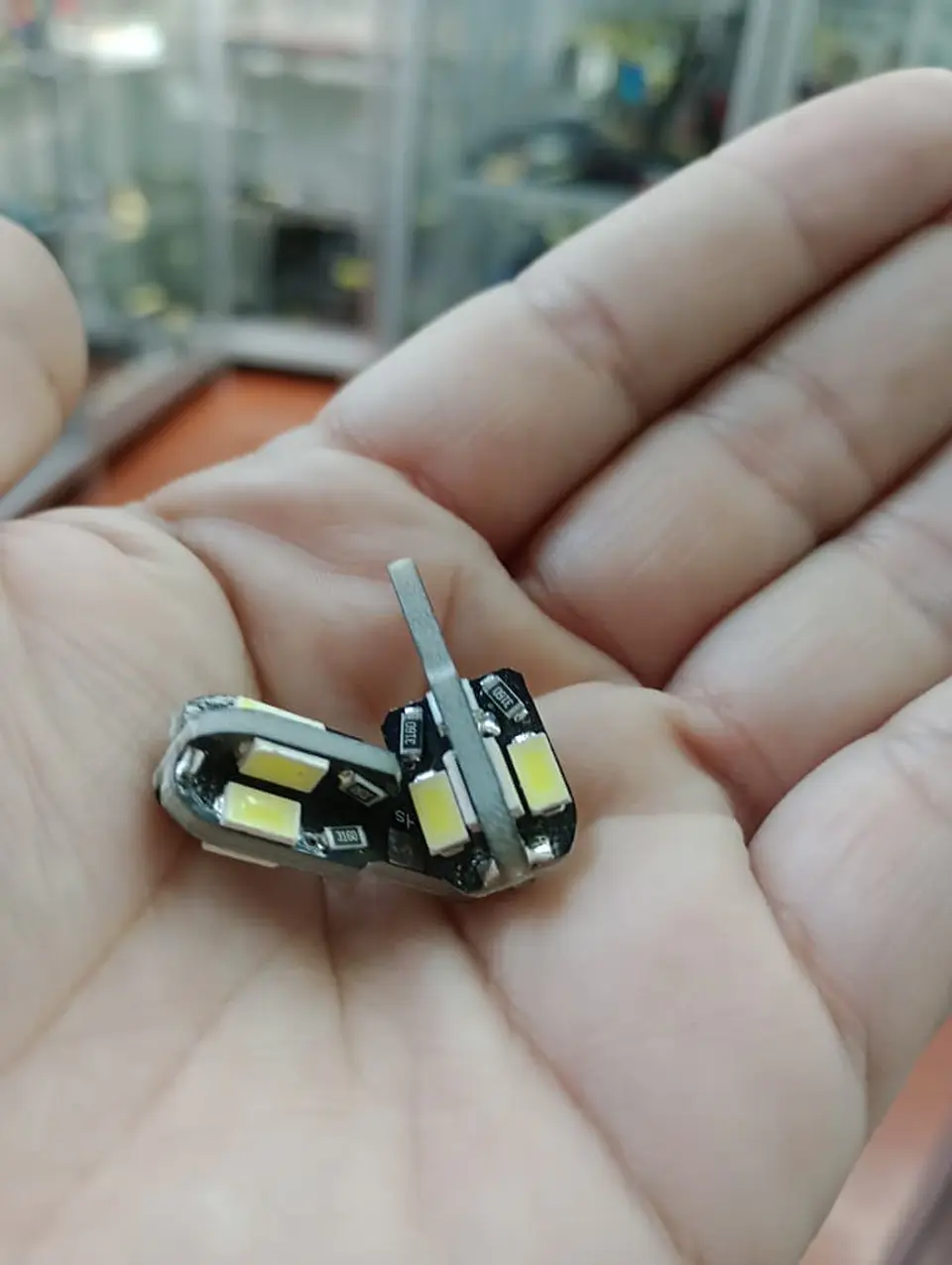Par ampolletas - led T10 W5W colita de pez antierror canbus 8led 6