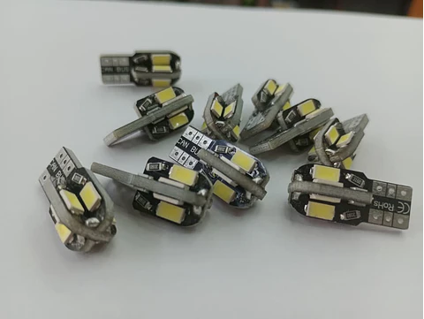 X10 unidades de Ampolletas led T10 W5W antierror canbus 8 led 12v
