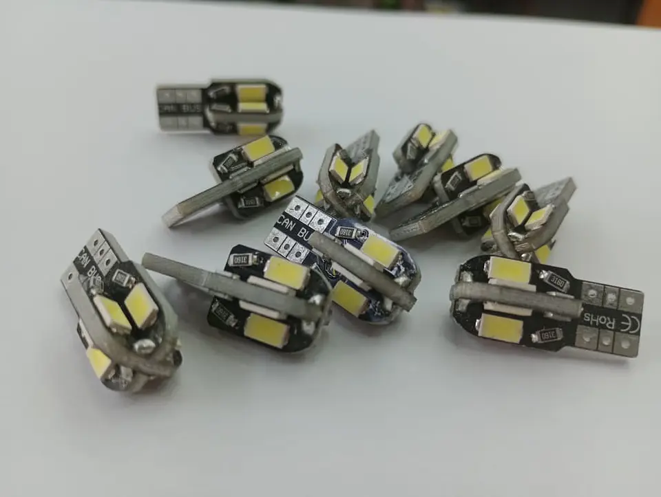 X10 unidades de Ampolletas led T10 W5W antierror canbus 8 led 12v 1