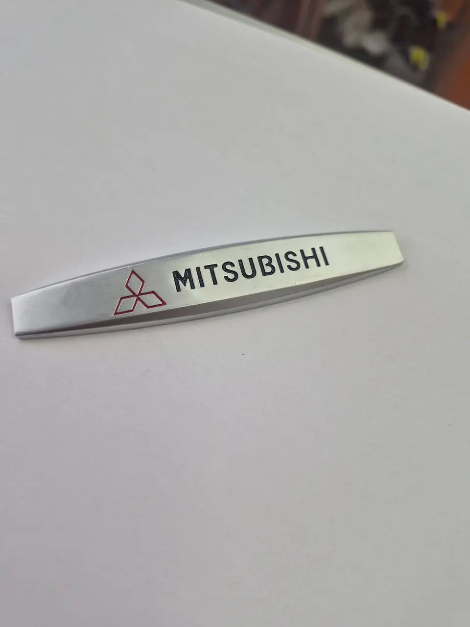 Emblema Insignia de Metal para autos universal autoadhesiva Mitsubishi 3