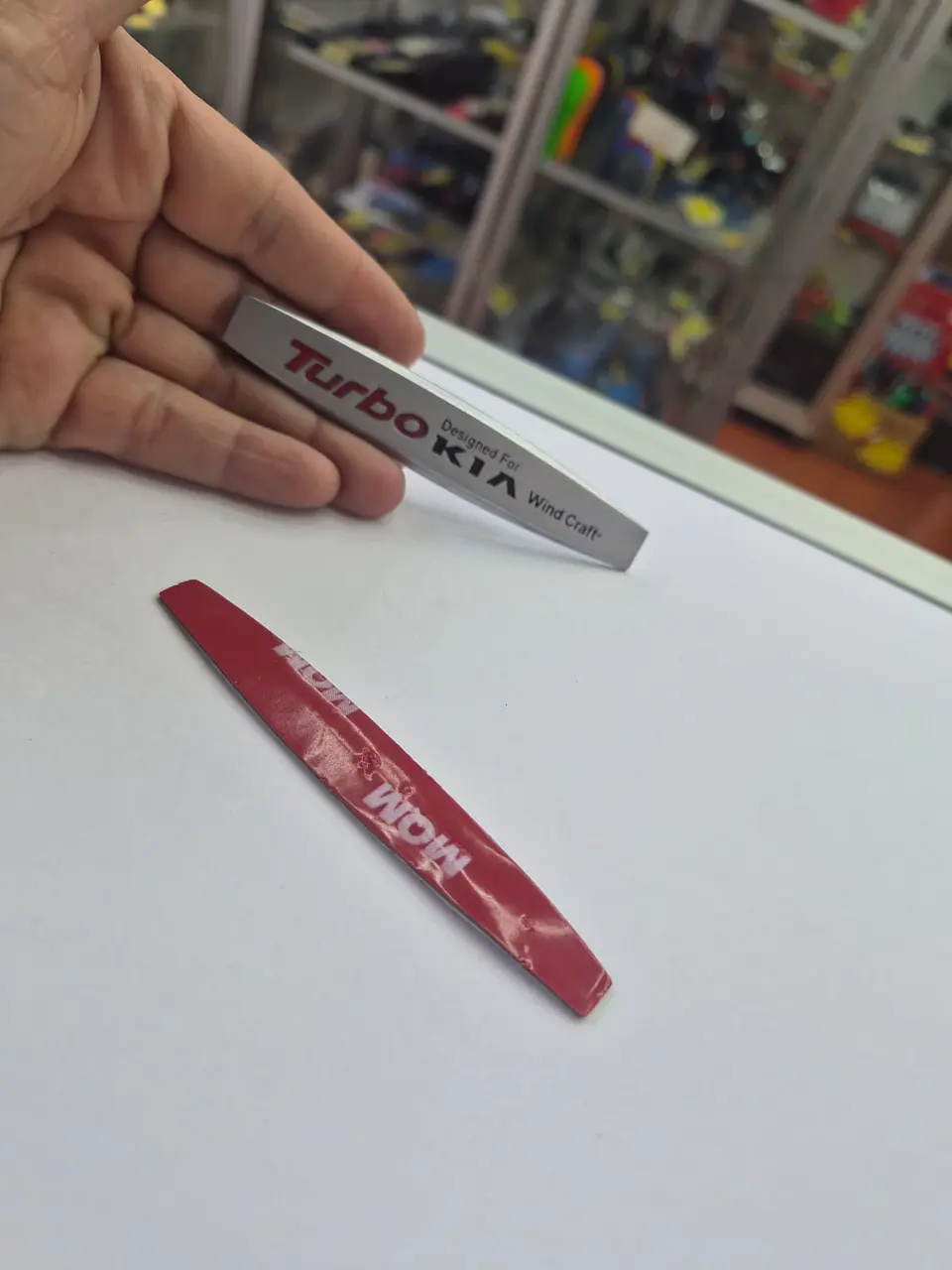 Emblema Insignia de Metal para autos universal autoadhesiva turbo kia 3