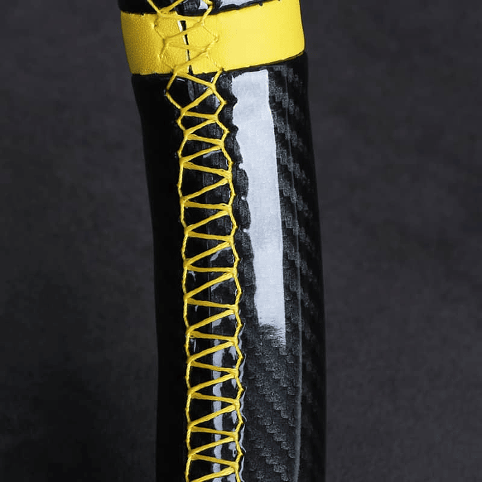  **Funda Protectora para Volante cosido hilo amarillo en eco cuero con carbono brillante ** 🚗💨 3