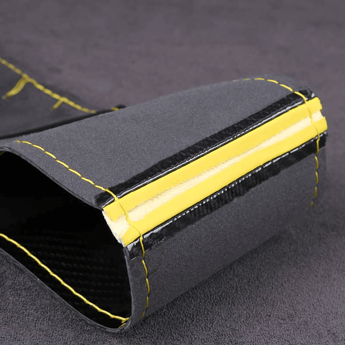  **Funda Protectora para Volante cosido hilo amarillo en eco cuero con carbono brillante ** 🚗💨 15