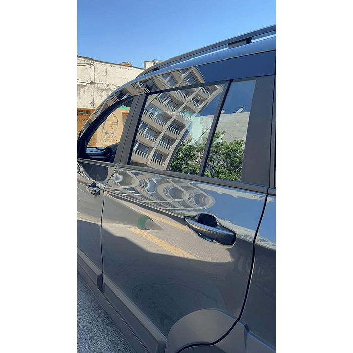 Bota Aguas de Acrílico 2mm plano Negro Brillante a Medida para autos SWM G03F 1