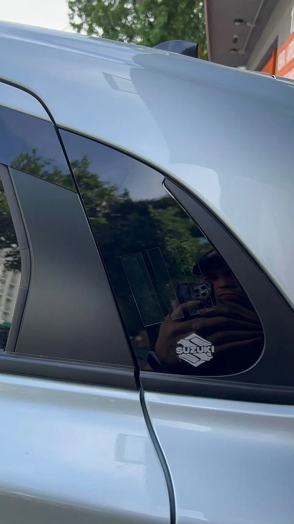 Cubre luneta de Acrílico 2mm plano - auto Suzuki baleno 2022 al 2