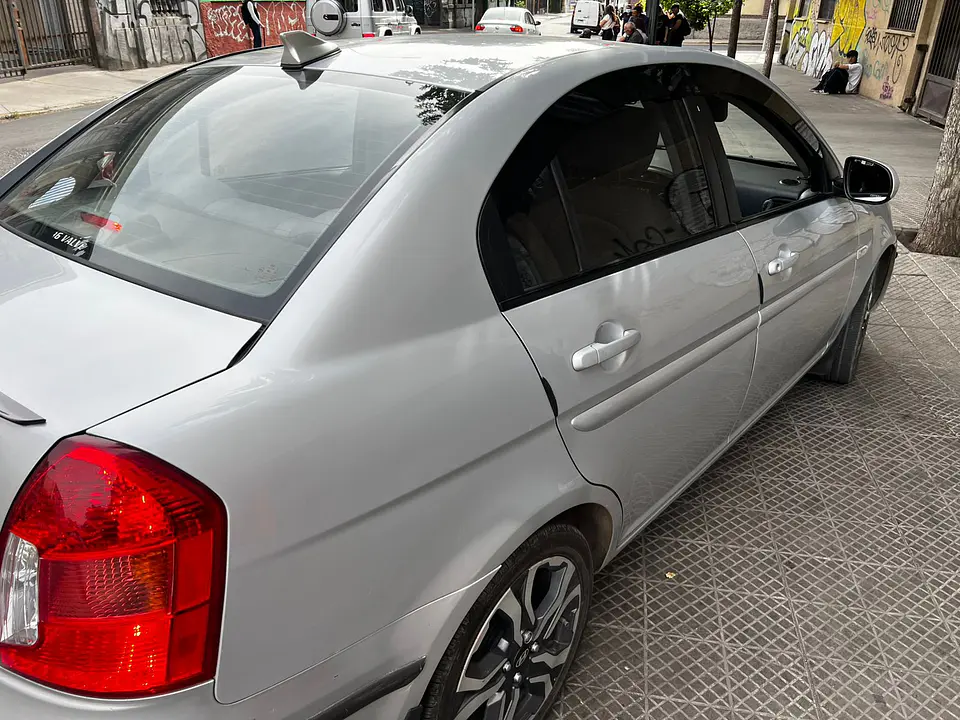 Bota Aguas 2mm Negro Brillante - Hyundai Accent 2014 Sedan 3