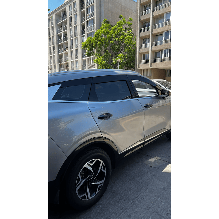 Bota Aguas de Acrílico 2mm plano Negro Brillante a Medida para Suv Kia Sportage del 2023 al 2025 6 piezas 7