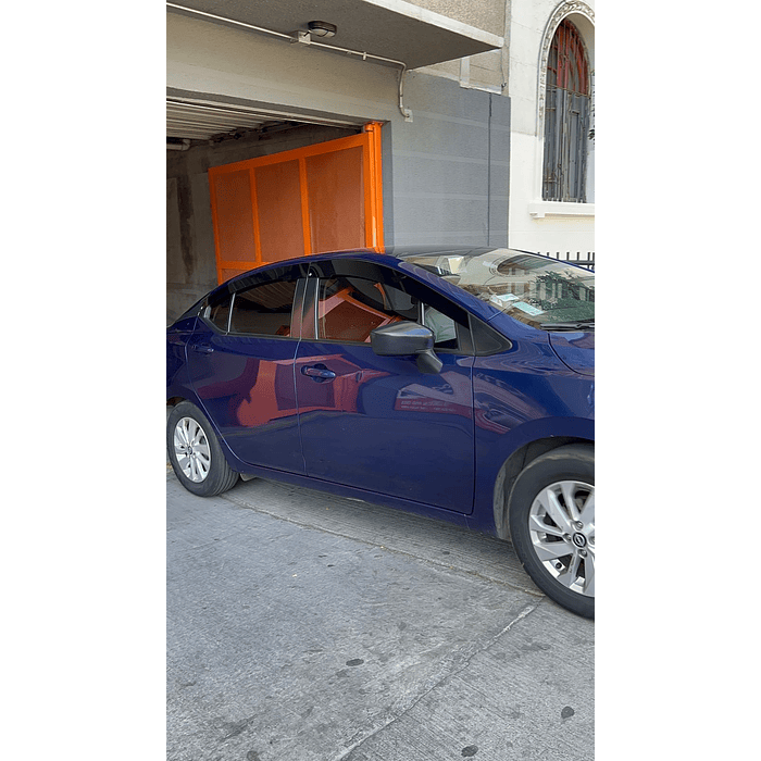  ¡Bota Aguas de Acrílico 2mm plano Negro Brillante a Medida para auto Nissan New Versa 2020 a 2025 3