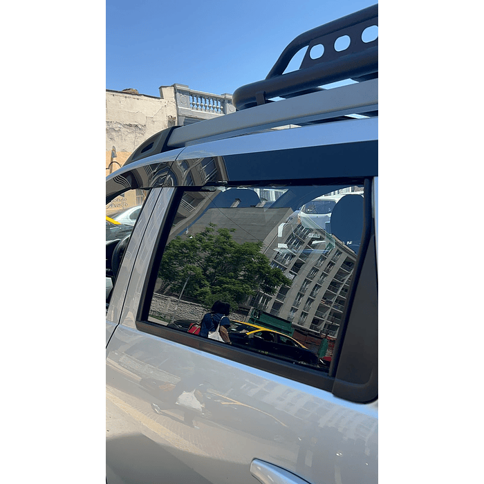  ¡Bota Aguas de Acrílico 2mm plano Negro Brillante a Medida para auto Renault Oroch 2015 a 2021  1