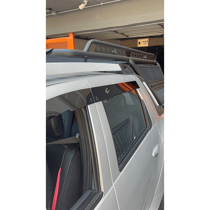  ¡Bota Aguas de Acrílico 2mm plano Negro Brillante a Medida para auto Renault Oroch 2015 a 2021  3