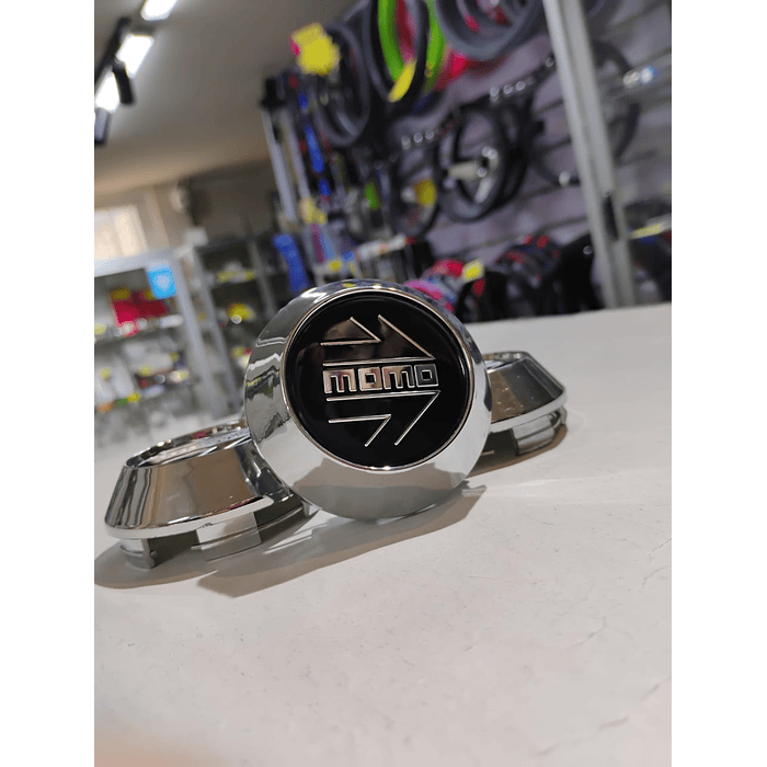X4 Tapa centro de llantas de auto tunning conica Medida 58mm interior X 60mm exterior marca Momo. negra letra plata 3
