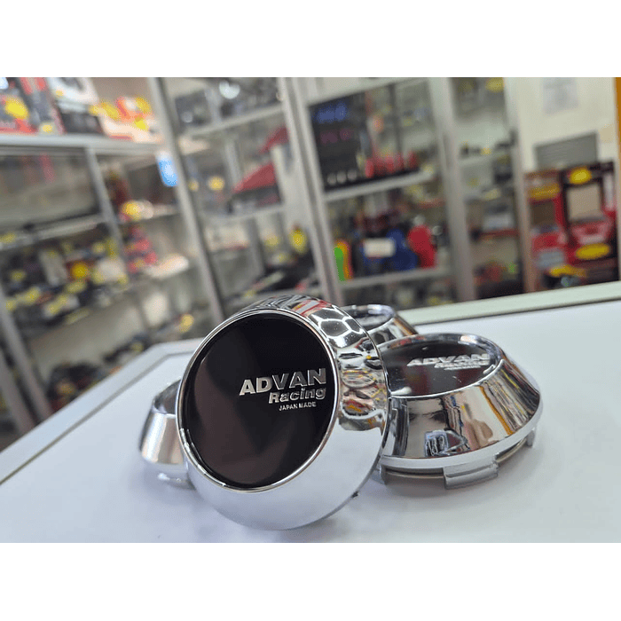 X4 Tapa centro de llantas de auto tunning conica Medidas 58mm interior X 60mm exterior marca advan racing  negra  logo plata 1