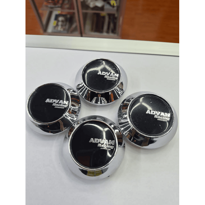 X4 Tapa centro de llantas de auto tunning conica Medidas 58mm interior X 60mm exterior marca advan racing  negra  logo plata 3