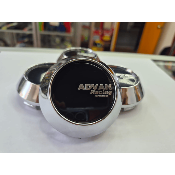 X4 Tapa centro de llantas de auto tunning conica Medidas 58mm interior X 60mm exterior marca advan racing  negra  logo plata 6