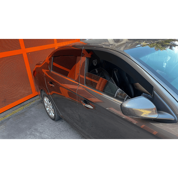 🚘✨ ¡Bota Aguas de Acrílico 2mm plano Negro Brillante a Medida para auto Peugeot 301 de 2017 a 2023 8