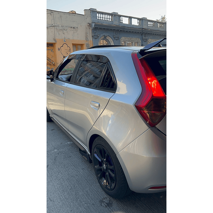 🚘✨ ¡Bota Aguas de Acrílico 2mm plano Negro Brillante a Medida para auto MG3 2019 a 2024 3