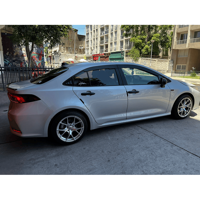 🚘✨ ¡Bota Aguas de Acrílico 2mm plano Negro Brillante a Medida para auto Toyota Corolla Sedan 2022 a 2025 3