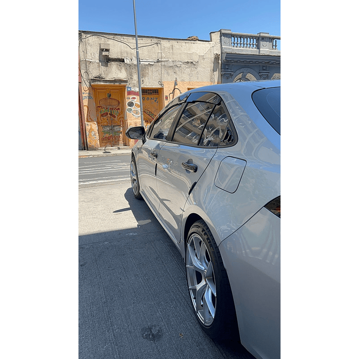 🚘✨ ¡Bota Aguas de Acrílico 2mm plano Negro Brillante a Medida para auto Toyota Corolla Sedan 2022 a 2025 5