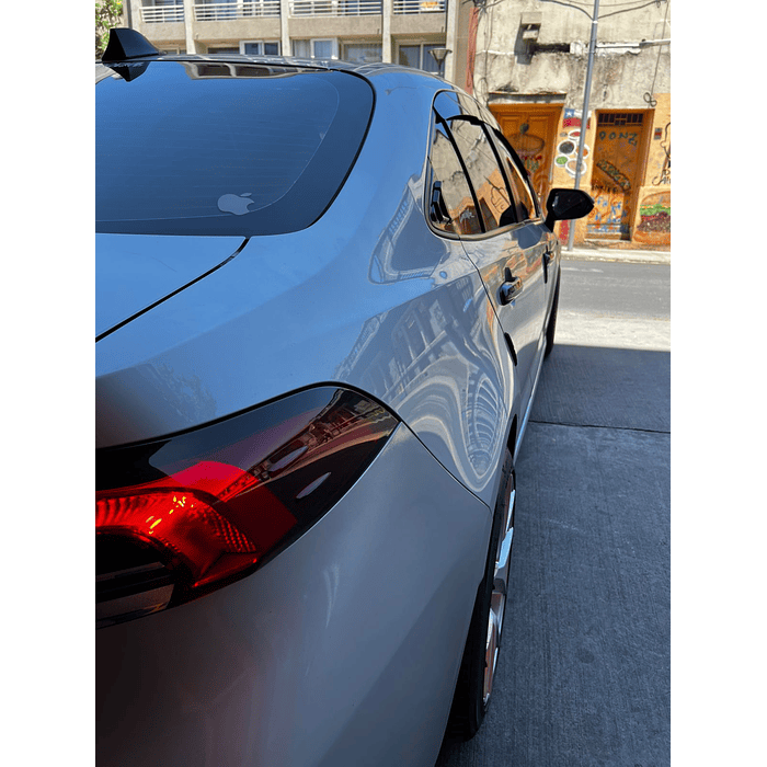 🚘✨ ¡Bota Aguas de Acrílico 2mm plano Negro Brillante a Medida para auto Toyota Corolla Sedan 2022 a 2025 7