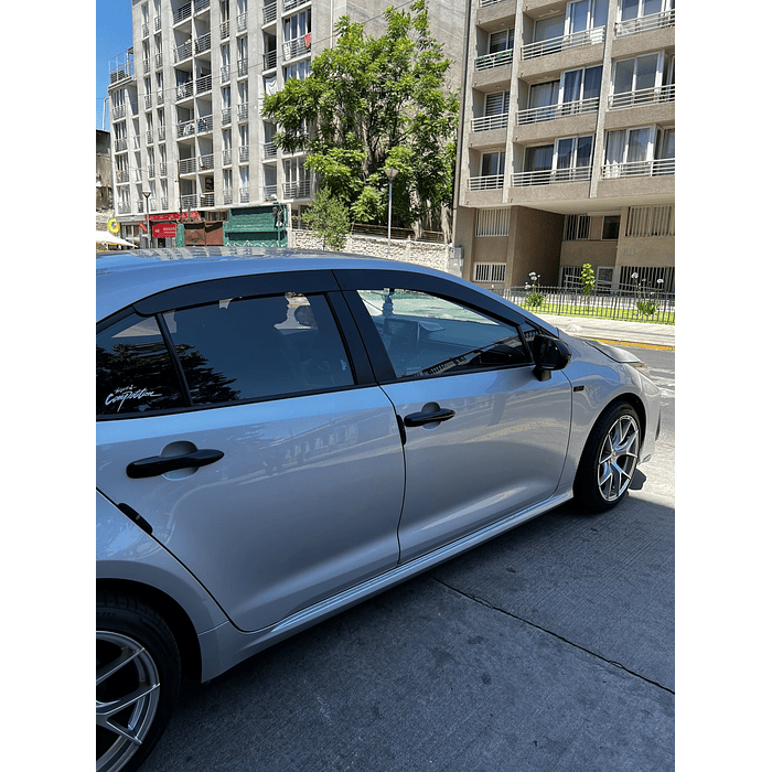 🚘✨ ¡Bota Aguas de Acrílico 2mm plano Negro Brillante a Medida para auto Toyota Corolla Sedan 2022 a 2025 10