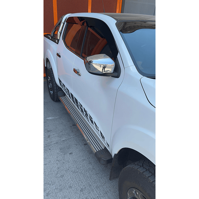 🚘✨ ¡Bota Aguas de Acrílico 2mm plano Negro Brillante a Medida para auto Nissan NP300 2015 a 2024  1