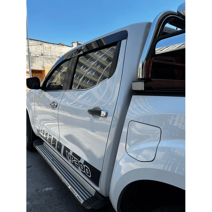 🚘✨ ¡Bota Aguas de Acrílico 2mm plano Negro Brillante a Medida para auto Nissan NP300 2015 a 2024  2