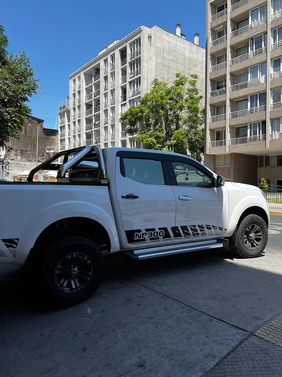 Bota Aguas 2mm Negro Brillante - Nissan NP300 2015-24 3