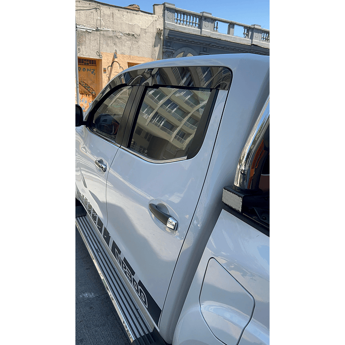 🚘✨ ¡Bota Aguas de Acrílico 2mm plano Negro Brillante a Medida para auto Nissan NP300 2015 a 2024  8