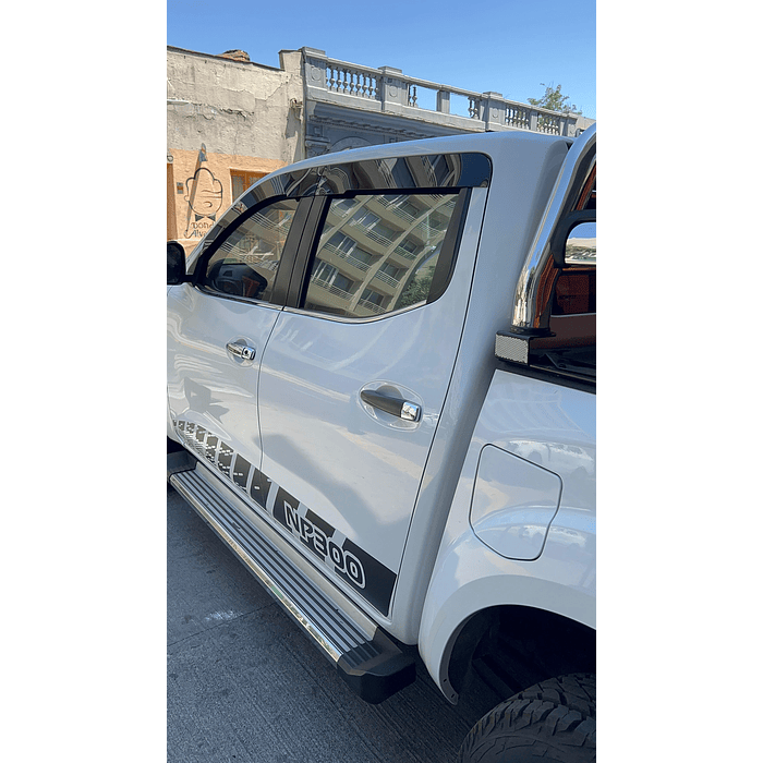 🚘✨ ¡Bota Aguas de Acrílico 2mm plano Negro Brillante a Medida para auto Nissan NP300 2015 a 2024  9