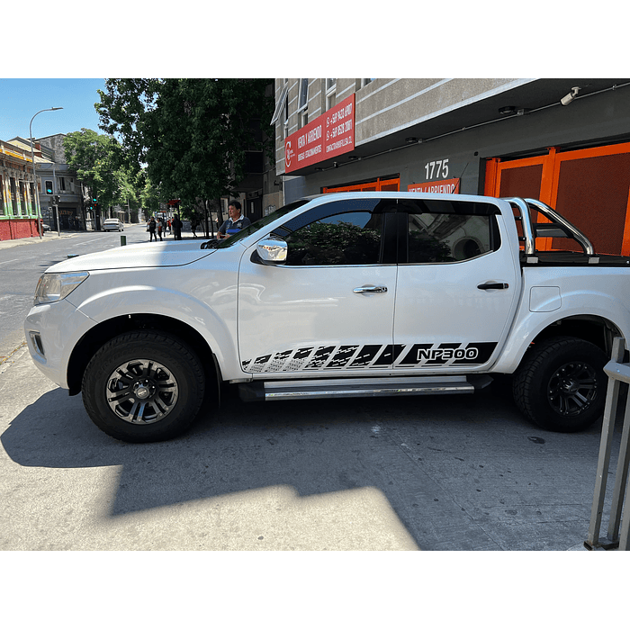 🚘✨ ¡Bota Aguas de Acrílico 2mm plano Negro Brillante a Medida para auto Nissan NP300 2015 a 2024  12