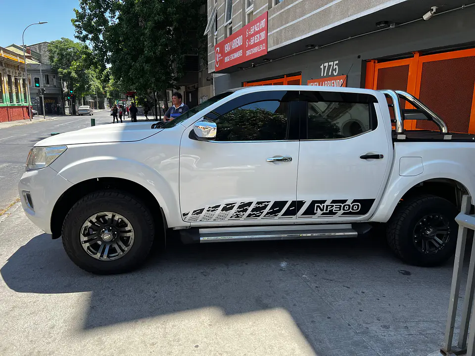 Bota Aguas 2mm Negro Brillante - Nissan NP300 2015-24 12