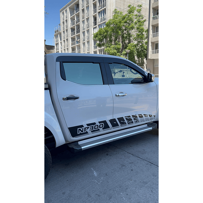 🚘✨ ¡Bota Aguas de Acrílico 2mm plano Negro Brillante a Medida para auto Nissan NP300 2015 a 2024  15