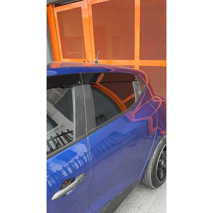 🚘✨ ¡Bota Aguas de Acrílico 2mm plano Negro Brillante a Medida para auto Renault Clio 2020 a 2023 2