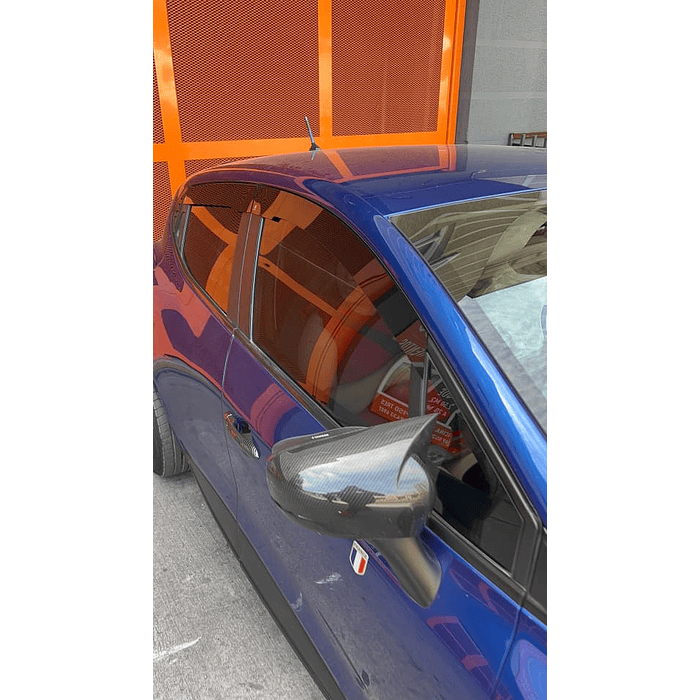 🚘✨ ¡Bota Aguas de Acrílico 2mm plano Negro Brillante a Medida para auto Renault Clio 2020 a 2023 1