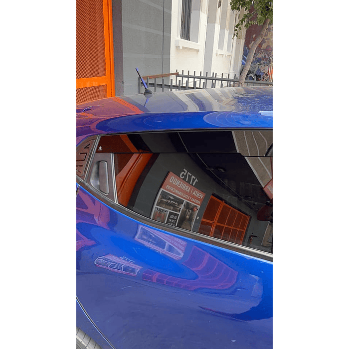 🚘✨ ¡Bota Aguas de Acrílico 2mm plano Negro Brillante a Medida para auto Renault Clio 2020 a 2023 3