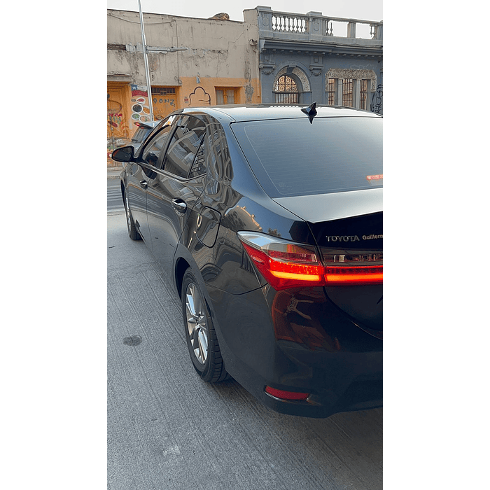 🚘✨ ¡Bota Aguas de Acrílico 2mm plano Negro Brillante a Medida para auto Toyota Corolla 2014 a 2019 3