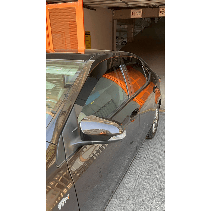 🚘✨ ¡Bota Aguas de Acrílico 2mm plano Negro Brillante a Medida para auto Toyota Corolla 2014 a 2019 4