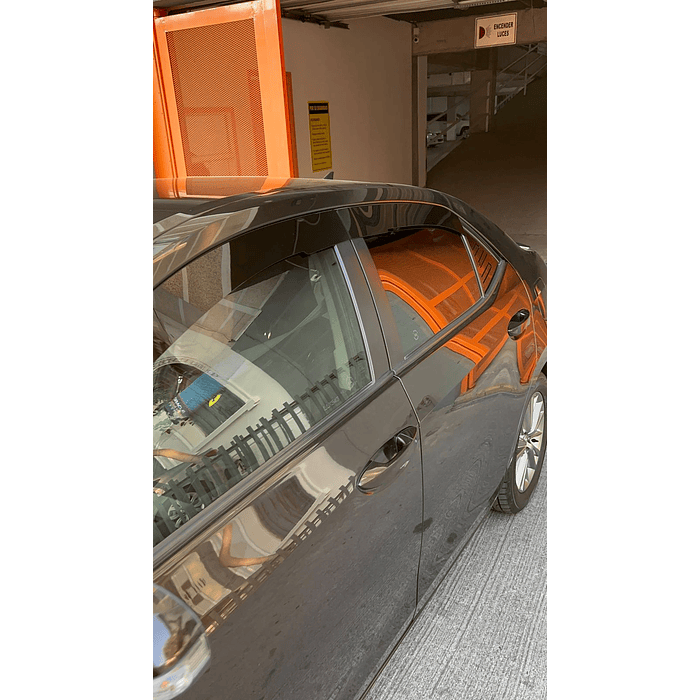 🚘✨ ¡Bota Aguas de Acrílico 2mm plano Negro Brillante a Medida para auto Toyota Corolla 2014 a 2019 6