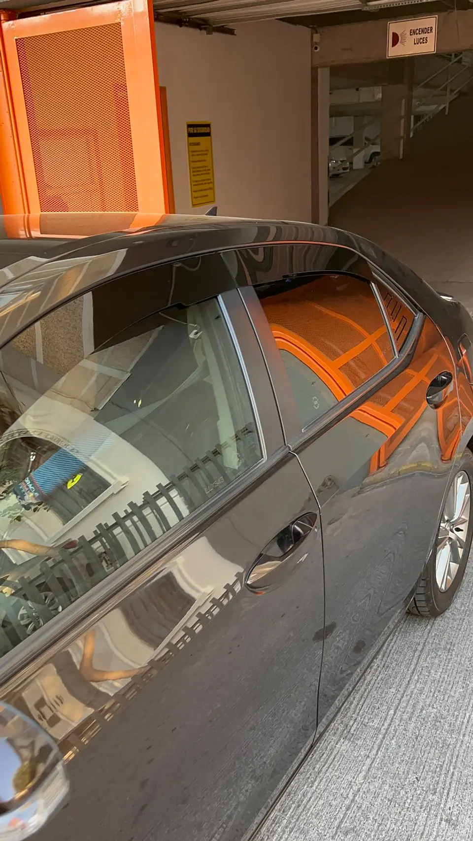 Bota Aguas 2mm Negro Brillante - Toyota Corolla 2014-19 6
