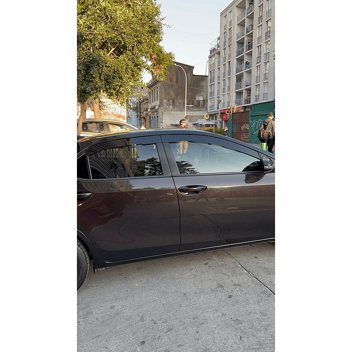 🚘✨ ¡Bota Aguas de Acrílico 2mm plano Negro Brillante a Medida para auto Toyota Corolla 2014 a 2019 8