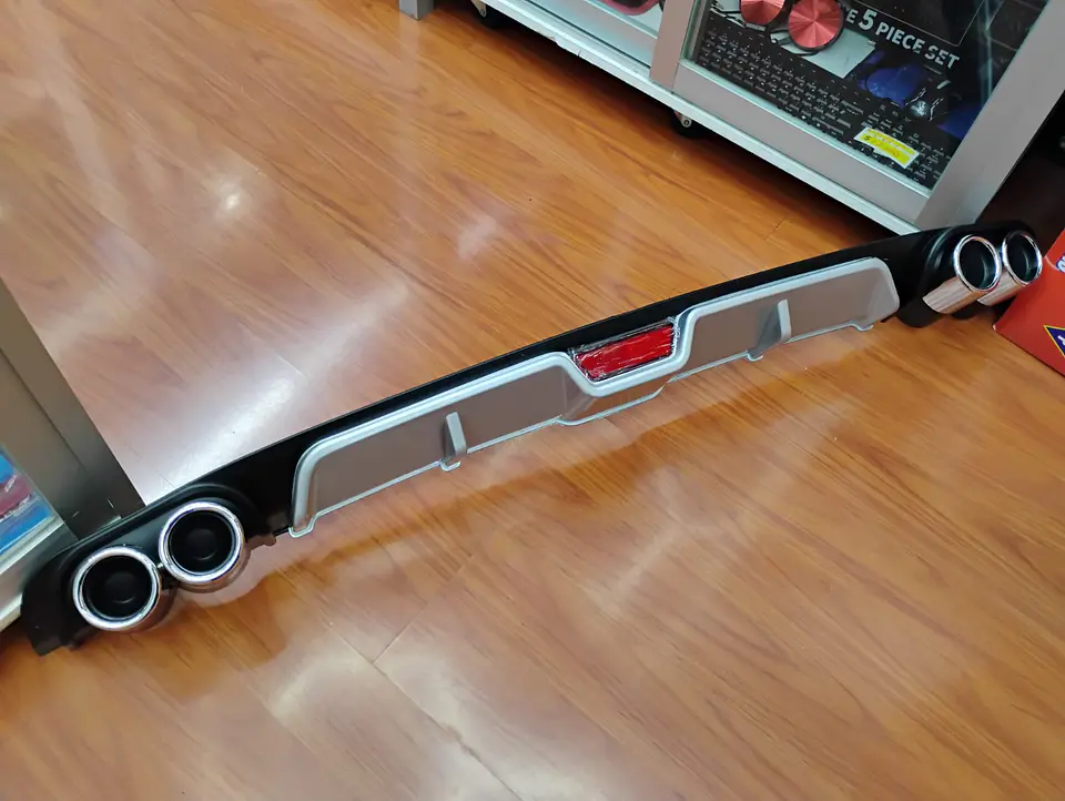 Difusor de parachoques trasero - estilo doble cola de escape y 3
