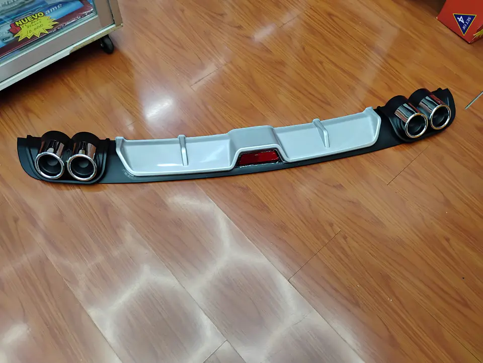 Difusor de parachoques trasero - estilo doble cola de escape y 13