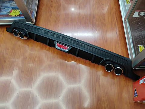 Difusor de parachoques trasero - estilo doble cola de escape y