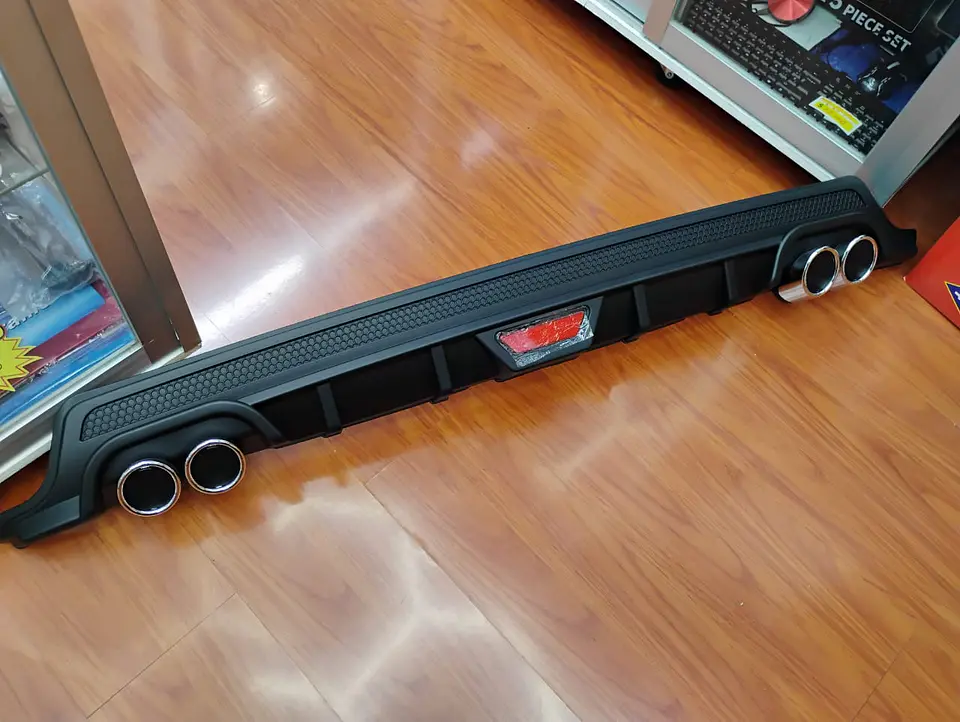 Difusor de parachoques trasero - estilo doble cola de escape y 9
