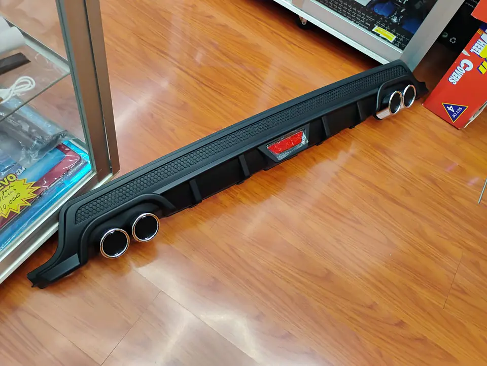 Difusor de parachoques trasero - estilo doble cola de escape y 13