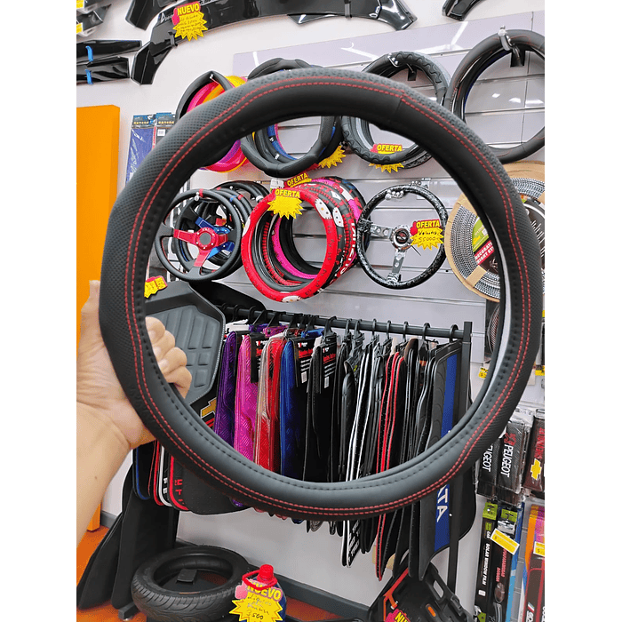 ¡Gran oferta! 🚗💨   *Forro Cubre Volante* de *Eco Cuero Negro con diseños costura roja* - *Anti-resbalante* y de *alta calidad.  8